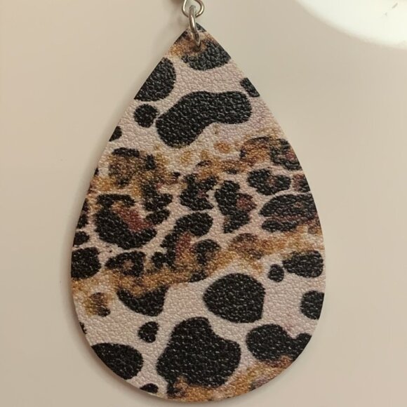 Leopard Print Earring, Animal Print Jewelry, Leopard Earring, Gift Idea, Safari - Picture 4 of 5